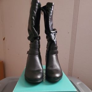 Wide calf heeled boots